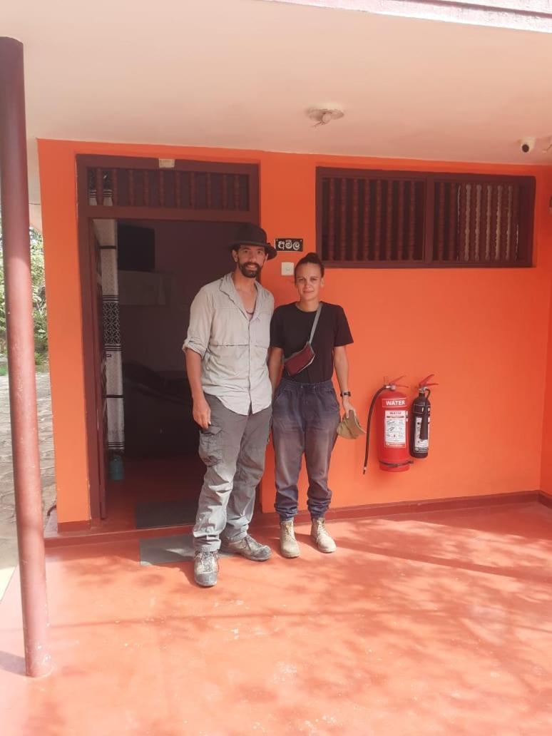 Amila Guest Hotell Trincomalee Rum bild