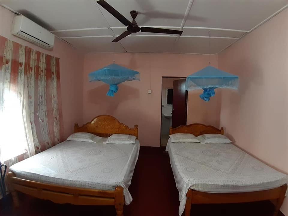 Amila Guest Hotell Trincomalee Exteriör bild