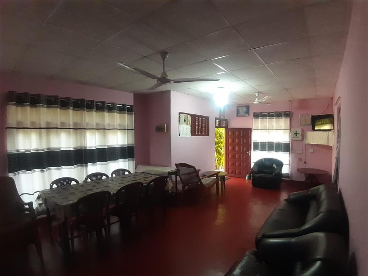 Amila Guest Hotell Trincomalee Exteriör bild