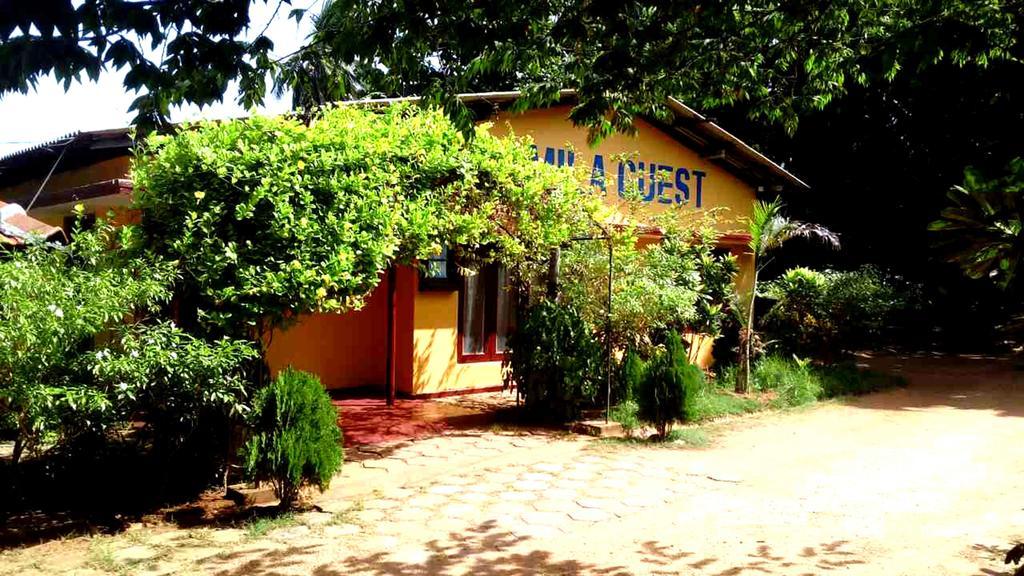 Amila Guest Hotell Trincomalee Exteriör bild