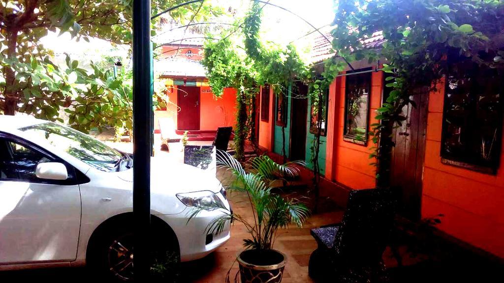 Amila Guest Hotell Trincomalee Exteriör bild