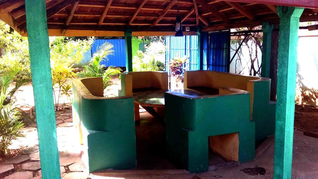 Amila Guest Hotell Trincomalee Exteriör bild
