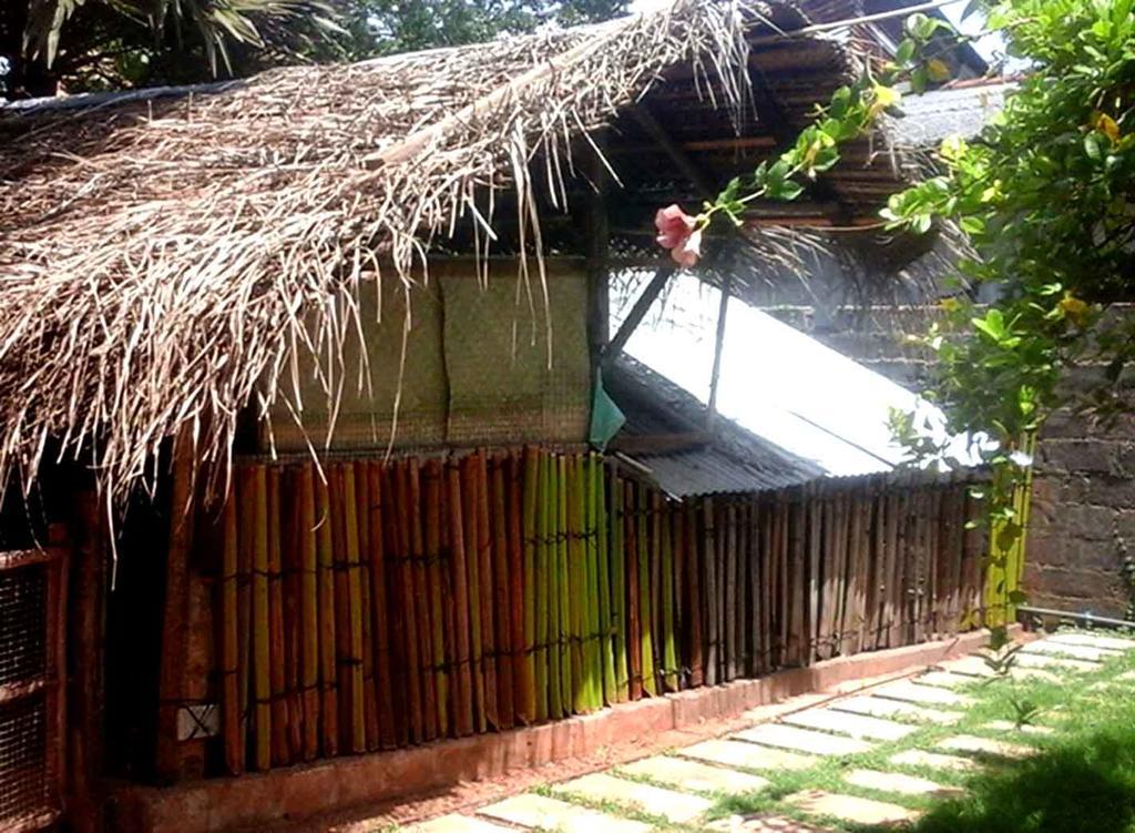 Amila Guest Hotell Trincomalee Exteriör bild