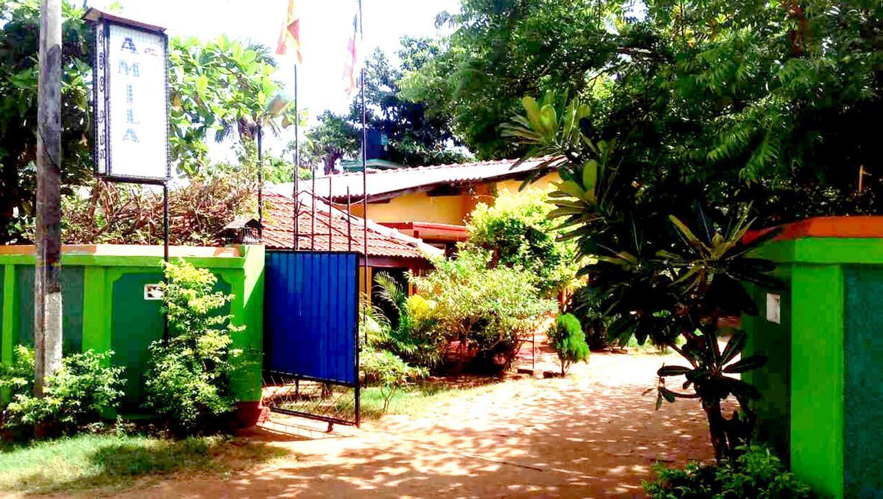 Amila Guest Hotell Trincomalee Exteriör bild